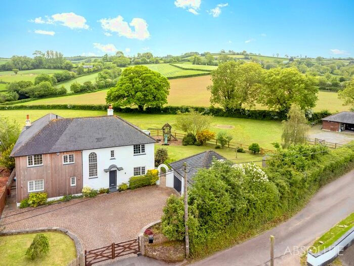 5 Bedroom Detached House For Sale In Whilborough Road, Kingskerswell, Newton Abbot, Devon, TQ12