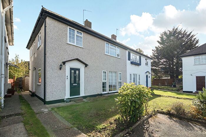 2 Bedroom Maisonette For Sale In Melanie Close, Bexleyheath, DA7
