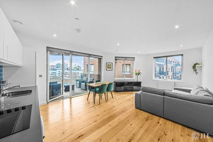 2 Bedroom Flat For Sale In Caisson Moor Court, Navigation Road, London, E3