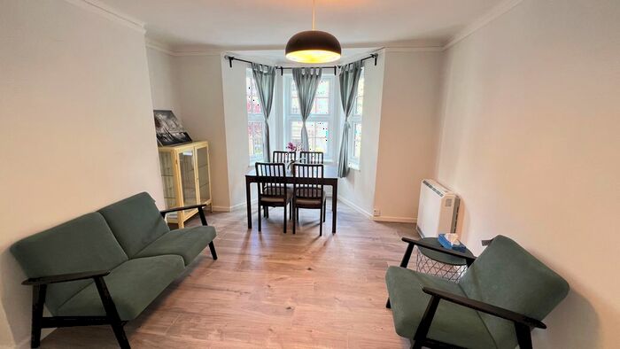 2 Bedroom Flat To Rent In West Barnes Lane, New Malden, KT3