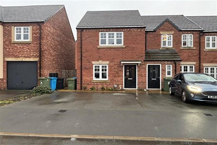 3 Bedroom End Of Terrace House To Rent In Bedroom End Of Terrace House In Harper Hill Gardens, Harworth, DN11