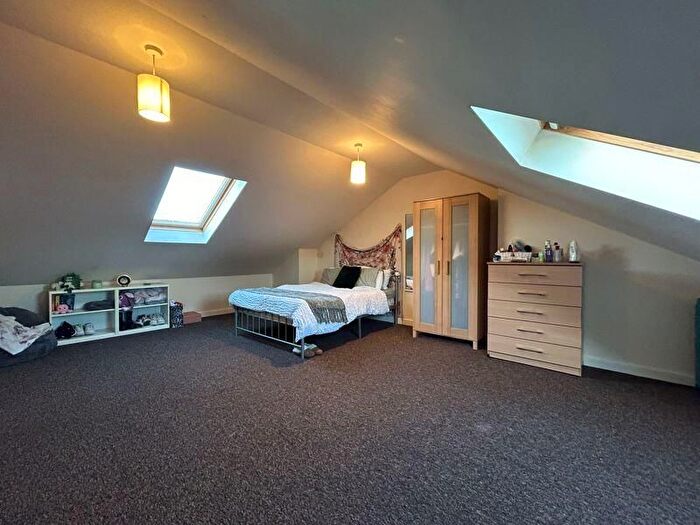 3 Bedroom Semi-Detached House To Rent In Peveril Road, Nottingham, NG9