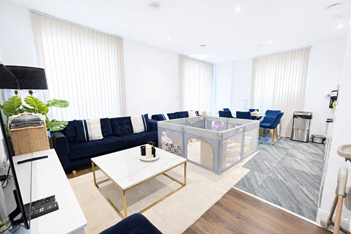 2 Bedroom Flat To Rent In Eastbury Road, Watford, WD19