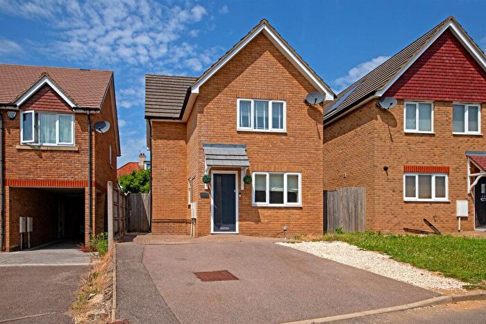 3 Bedroom Detached House For Sale In Sempill Road, Hemel Hempstead, HP3