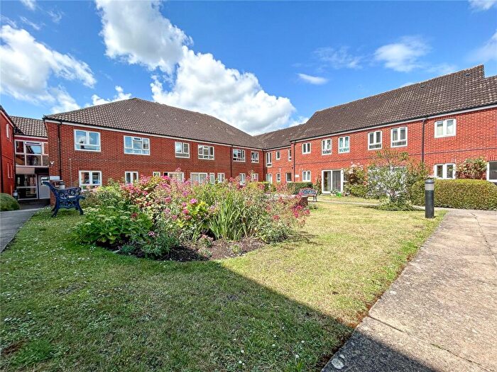 1 Bedroom Apartment For Sale In Fountain Court, Westbury, BA13