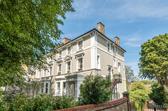 2 Bedroom Apartment For Sale In Westwood Hill, London, SE26