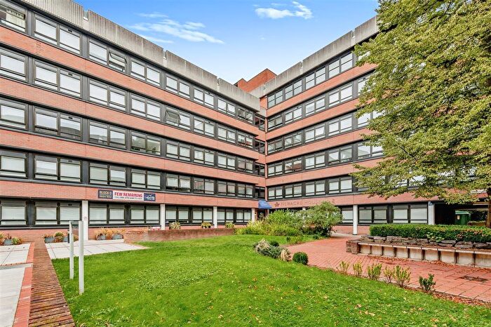 1 Bedroom Apartment To Rent In Wood Street, East Grinstead, RH19