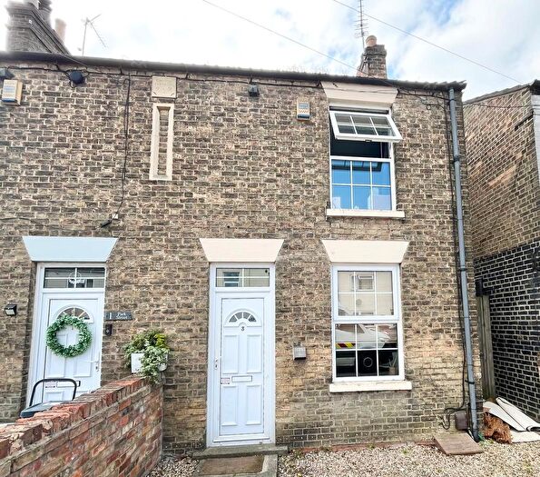 3 Bedroom Semi Detached House For Sale In Park Street, Peterborough, PE2
