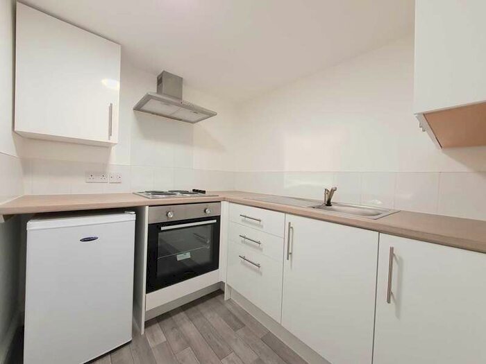 2 Bedroom Flat To Rent In Adelaide Street, Blackpool, FY1