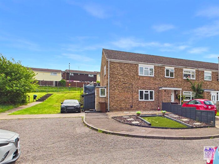 3 Bedroom End Of Terrace House For Sale In Wordsworth Close, Walderslade, ME5