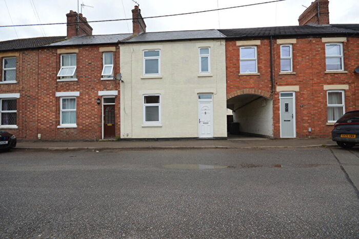 3 Bedroom Terraced House To Rent In Grove Road, Thrapston, NN14