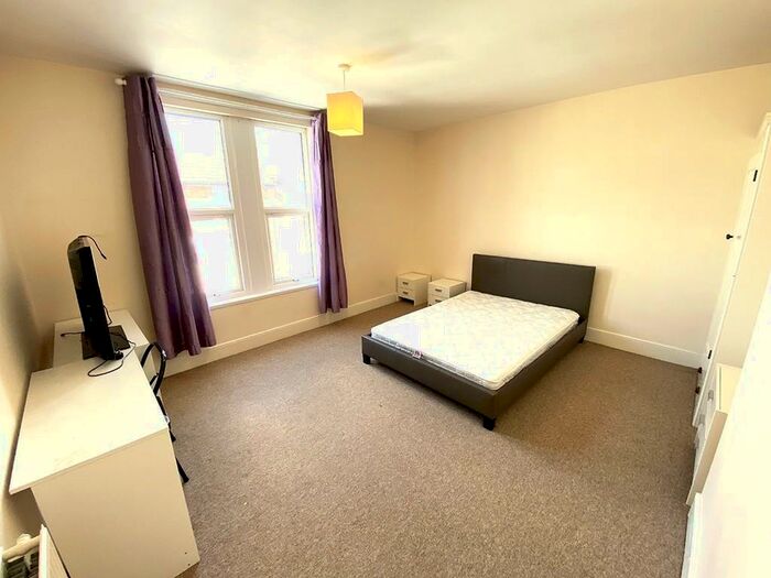 4 Bedroom Terraced House To Rent In Walmer Road, Portsmouth, PO1