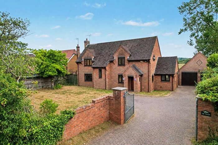 4 Bedroom Detached House For Sale In Bentley, Farnham, Hampshire, GU10