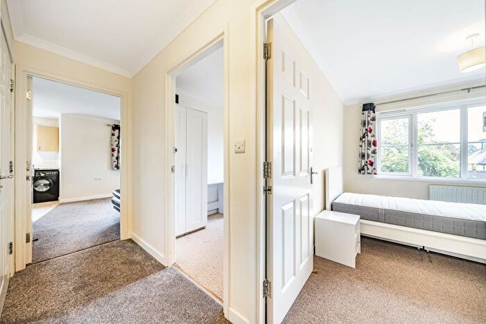 2 Bedroom Apartment To Rent In Reading Road, Winnersh, RG41