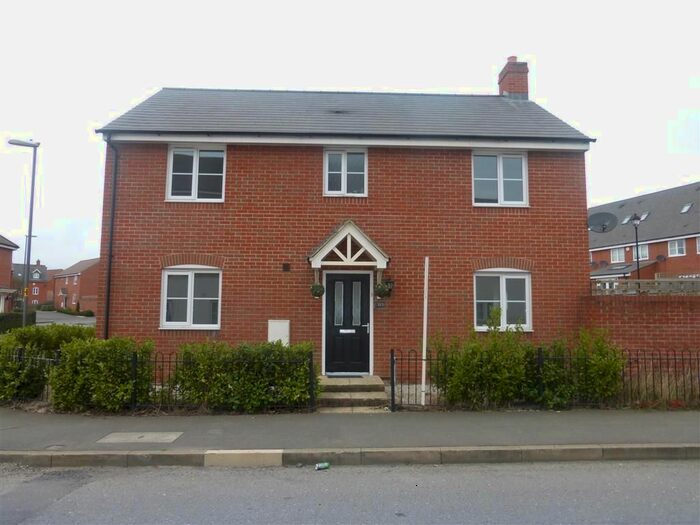 4 Bedroom Property To Rent In Prince Rupert Drive, Aylesbury, HP19