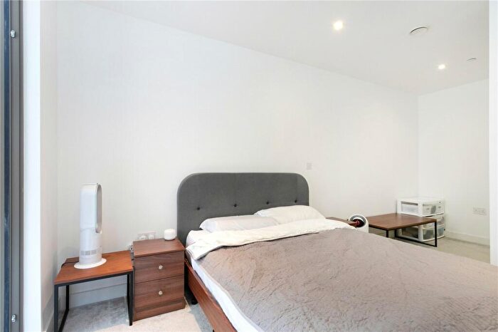1 Bedroom Apartment For Sale In Gunthorpe Street, London, E1