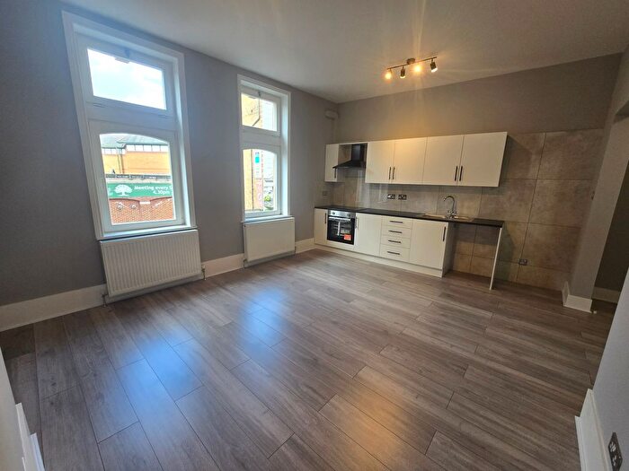 1 Bedroom Flat To Rent In High Streen, Acton, W3