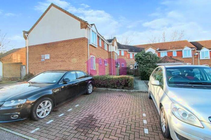 2 Bedroom Flat To Rent In Caravel Close, Chafford Hundred, RM16