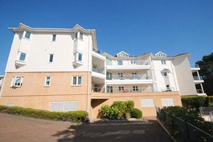 2 Bedroom Flat To Rent In - Studland Road, Bournemouth, BH4