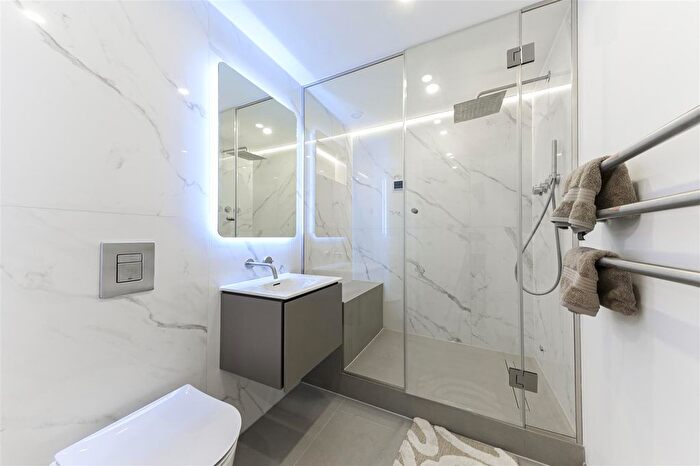 3 Bedroom Flat To Rent In The Luxley, Golders Green, NW11