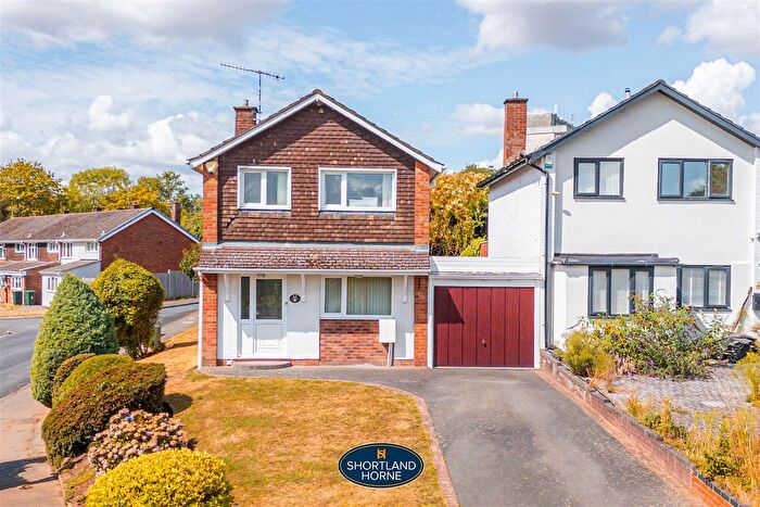 3 Bedroom Link Detached House For Sale In Bexfield Close, Allesley Village, Coventry, CV5