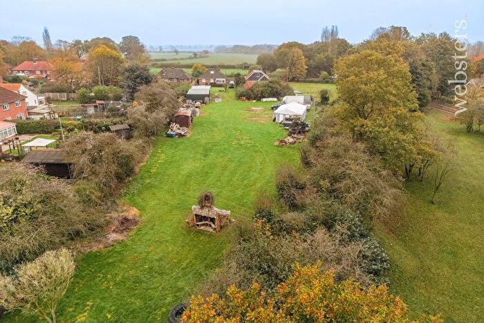 3 Bedroom Detached Bungalow For Sale In North Walsham Road, Coltishall, Norwich, NR12