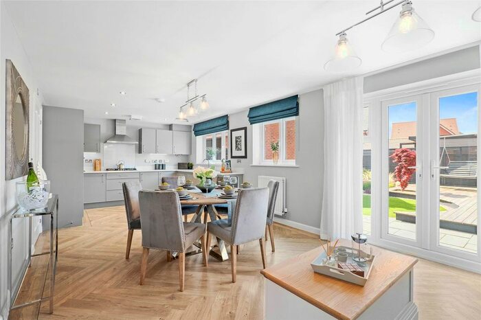 4 Bedroom Detached House For Sale In Drakes Broughton, Pershore, Worcestershire, WR10
