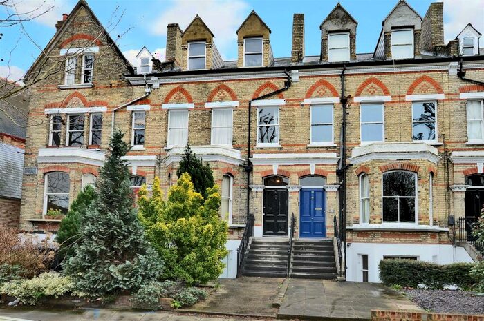 1 Bedroom Apartment To Rent In Maple Road, Surbiton, KT6