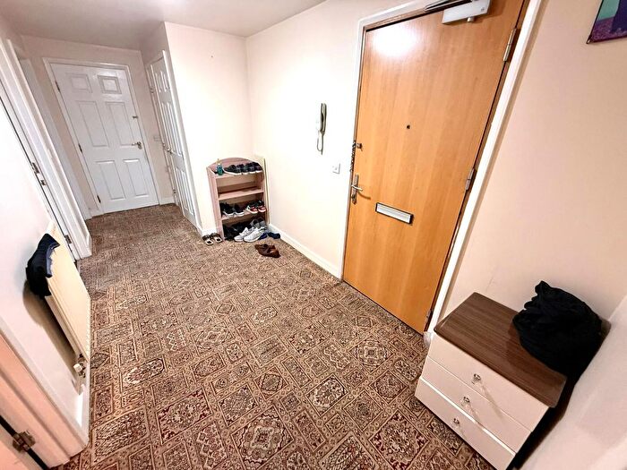 2 Bedroom Flat To Rent In Apprentice Gardens, Northolt, UB5
