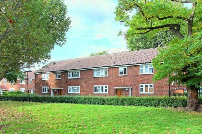 2 Bedroom Flat To Rent In Wyvil Road, London, SW8