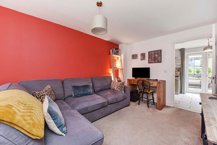 2 Bedroom Semi-Detached House For Sale In Otter Walk, Petersfield, Hampshire, GU32