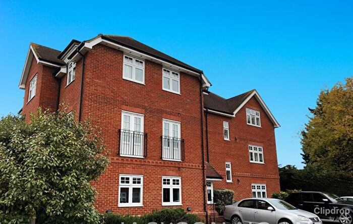 1 Bedroom Flat To Rent In Alsager Clements Mead, Leatherhead, KT22