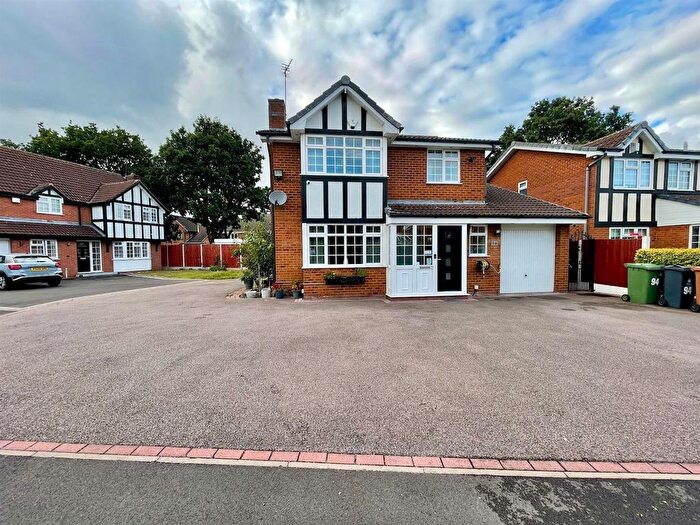 4 Bedroom Detached House For Sale In Ferndown Close, Walsall, WS3