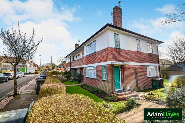 2 Bedroom Maisonette To Rent In Denison Close, East Finchley, N2