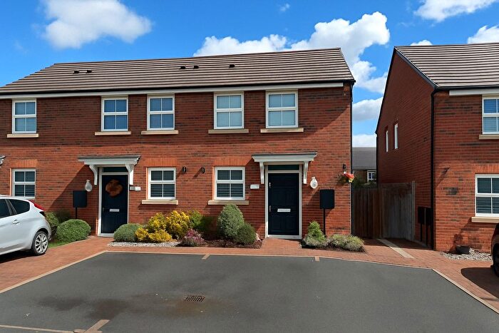 2 Bedroom Semi Detached House For Sale In Edgefield Close, Redditch, Worcestershire, B98