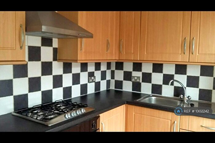 2 Bedroom Flat To Rent In Dawlish Road, Manchester, M21