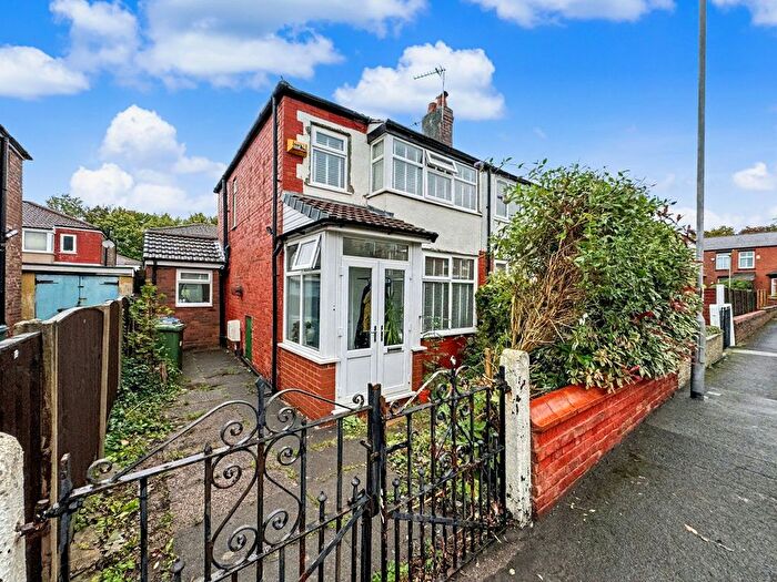 2 Bedroom Semi-detached House For Sale In Stanley Street, Prestwich, M25