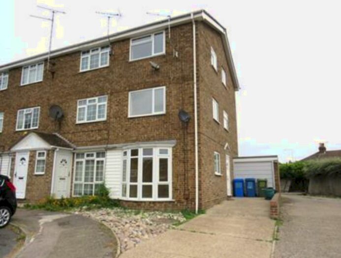 4 Bedroom House To Rent In Periwinkle Close, Sittingbourne, ME10