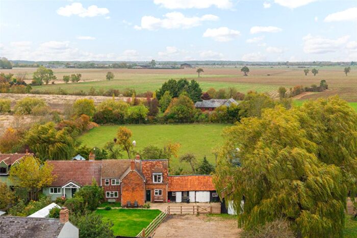 3 Bedroom Equestrian Facility For Sale In Cross End, Thurleigh, Bedfordshire, MK44