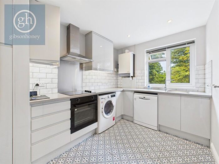 3 Bedroom Flat To Rent In Haydon Drive, Pinner, HA5