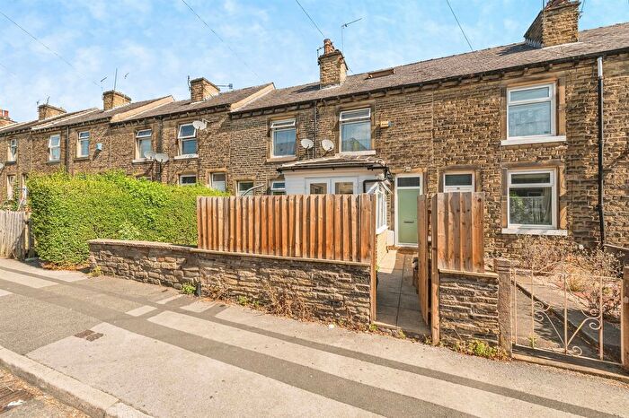 2 Bedroom Terraced House For Sale In Grisedale Avenue, Birkby, Huddersfield, HD2