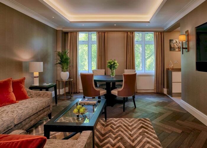 2 Bedroom Flat To Rent In Park Lane, London, W1K