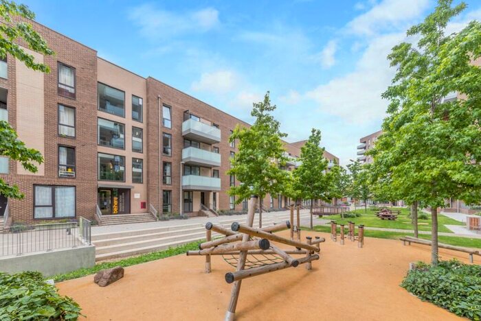 Flat To Rent In Blair Street, Aberfeldy Village, London, E14