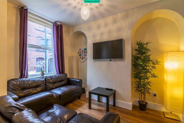 4 Bedroom End Of Terrace House To Rent In Portland Road, Nottingham, NG7