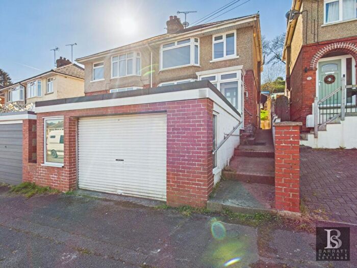 3 Bedroom Semi-Detached House To Rent In Grosvenor Road, Swindon, SN1