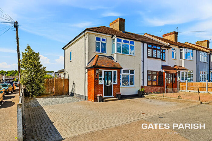 3 Bedroom End Of Terrace House For Sale In Benets Road, Hornchurch, **Huge Potential To Extend At The Side Stpp**, RM11