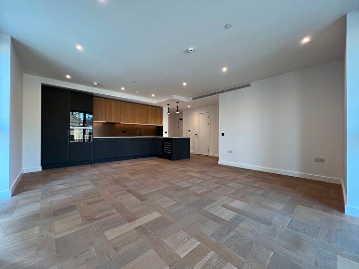 2 Bedroom Flat To Rent In Two Merino Gardens, London Dock, London, E1W