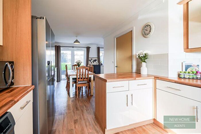 4 Bedroom End Of Terrace House For Sale In Eyre Court, Bramley, Rotherham, S66