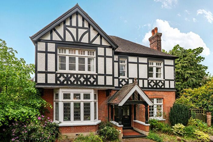 5 Bedroom Detached House For Sale In Hayes Road, Bromley, Kent, BR2