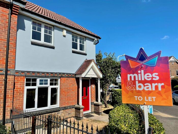 3 Bedroom House To Rent In Waddington Drive, Hawkinge, Folkestone, CT18